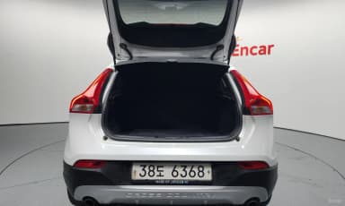 V40 Cross Country