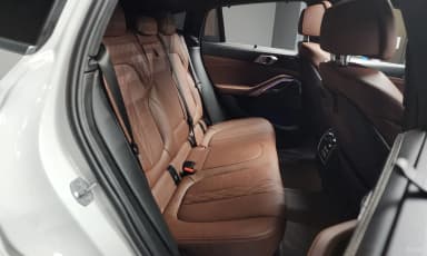 X6 (G06)
