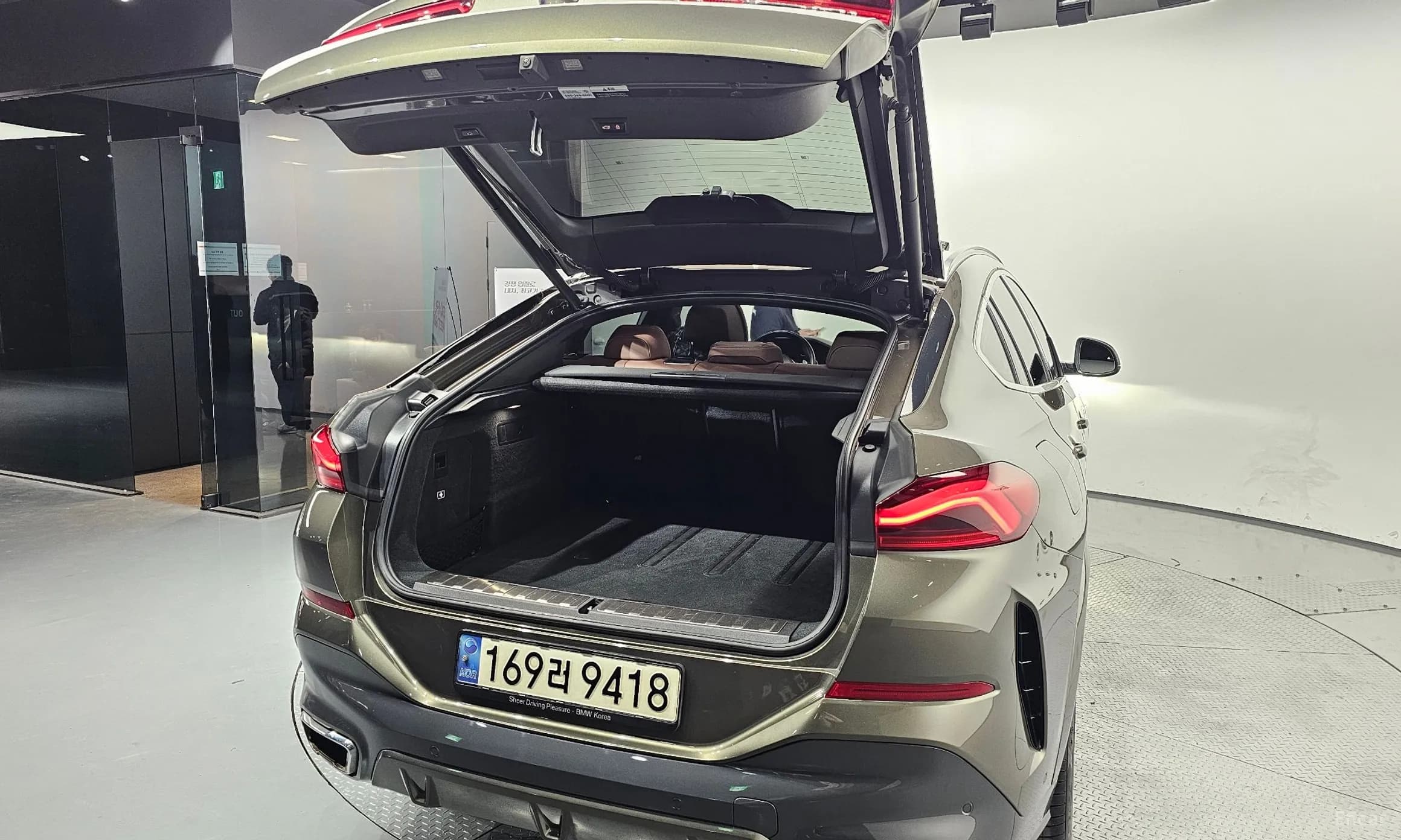 X6 (G06)