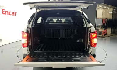 Rexton Sports Khan
