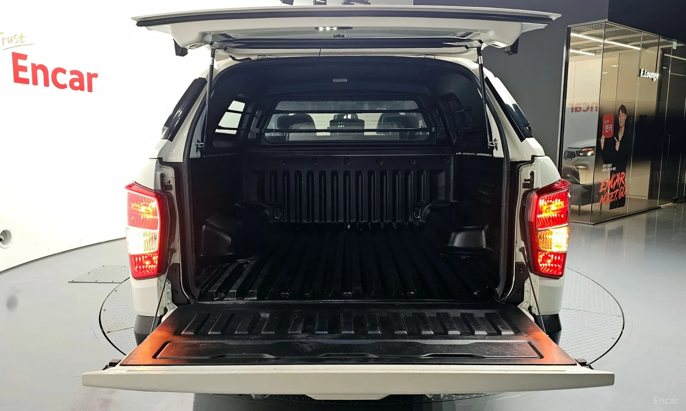 Rexton Sports Khan
