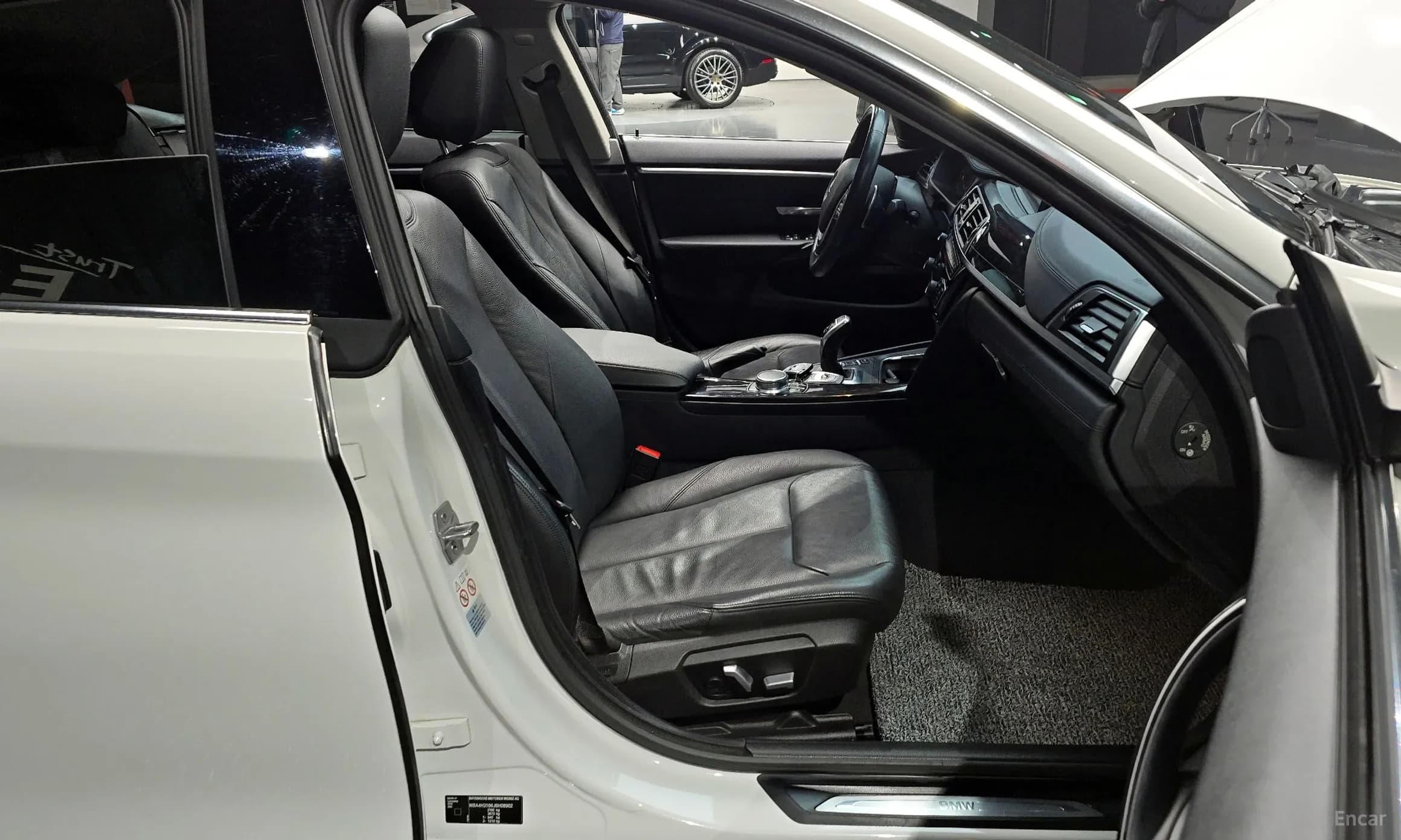 Series 4 (F32)