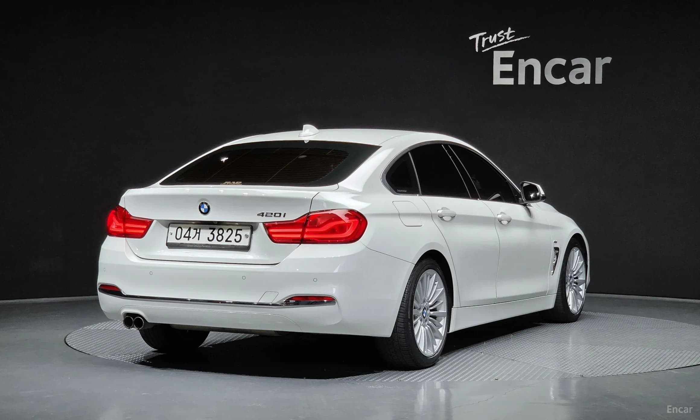 Series 4 (F32)