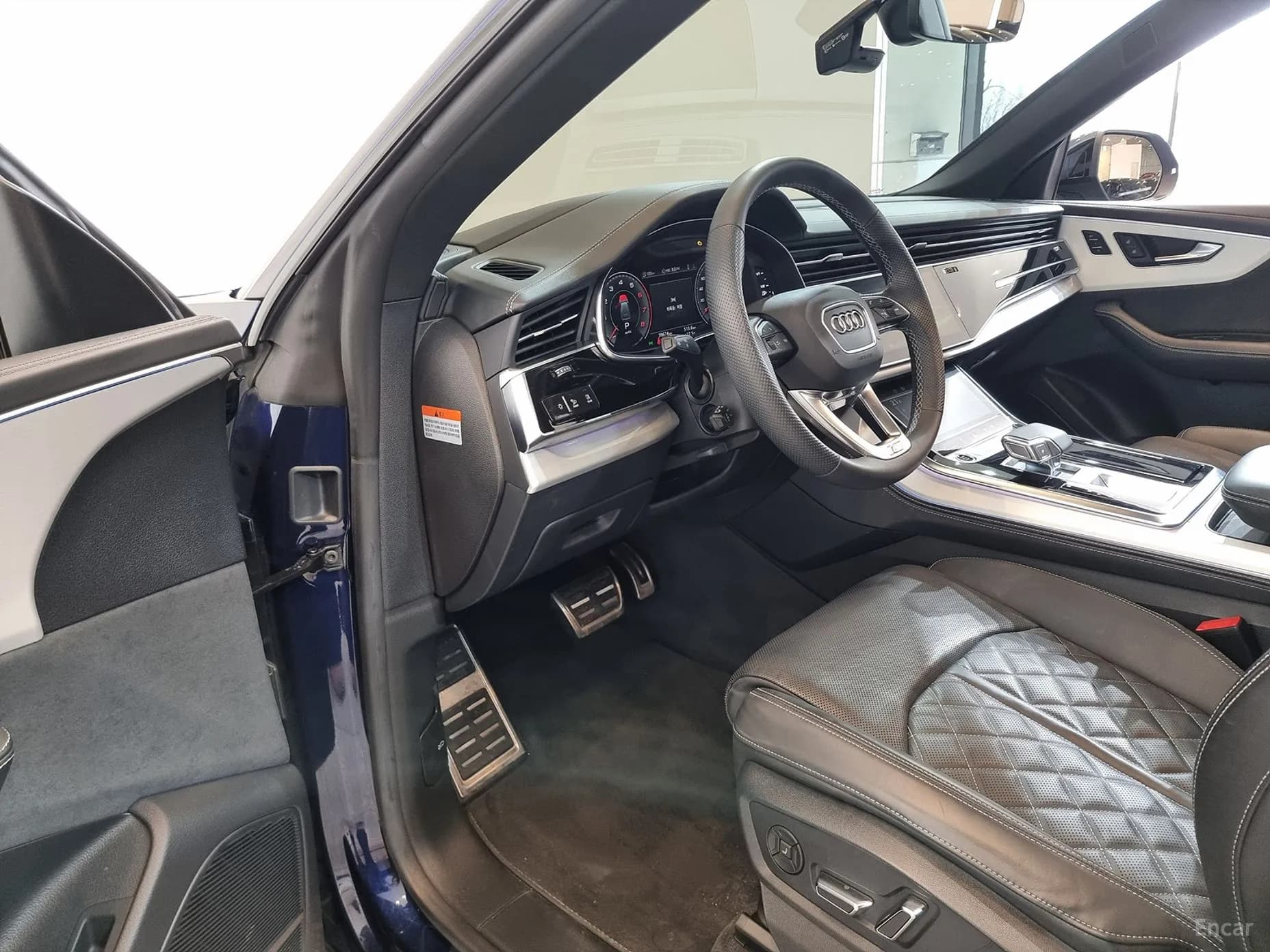 Q8 (4M)