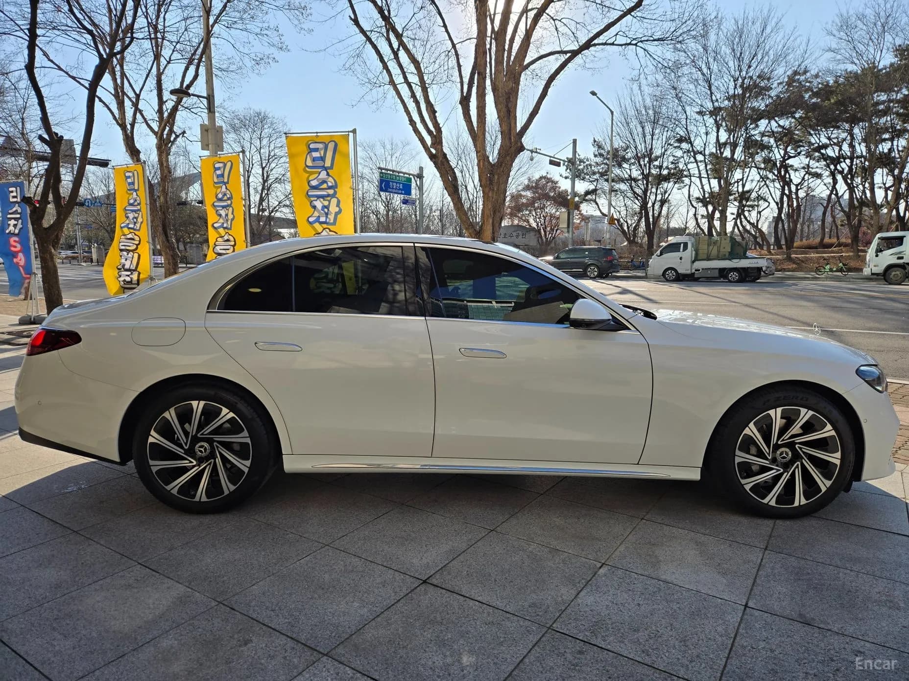 E-Class W214