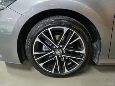 Camry (XV80)