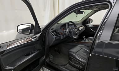X5 (E70)