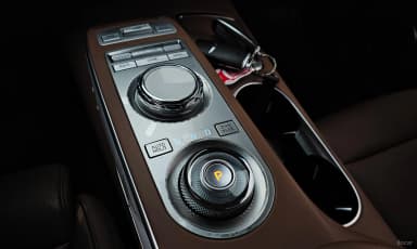 GV70