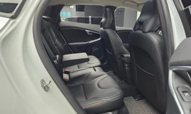 V40 Cross Country