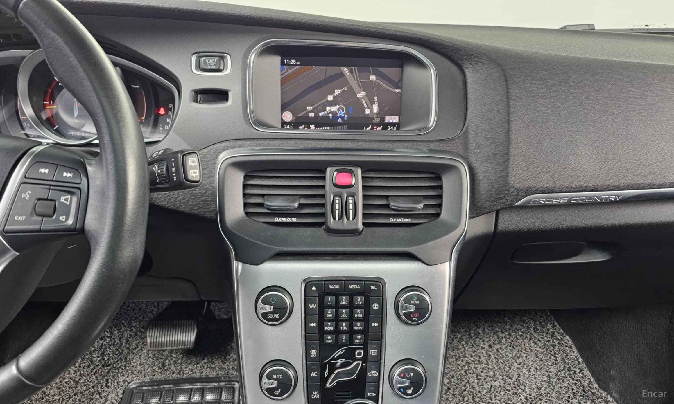 V40 Cross Country
