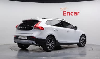 V40 Cross Country