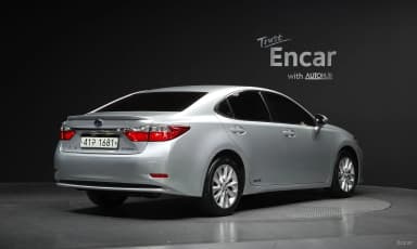 New ES300h