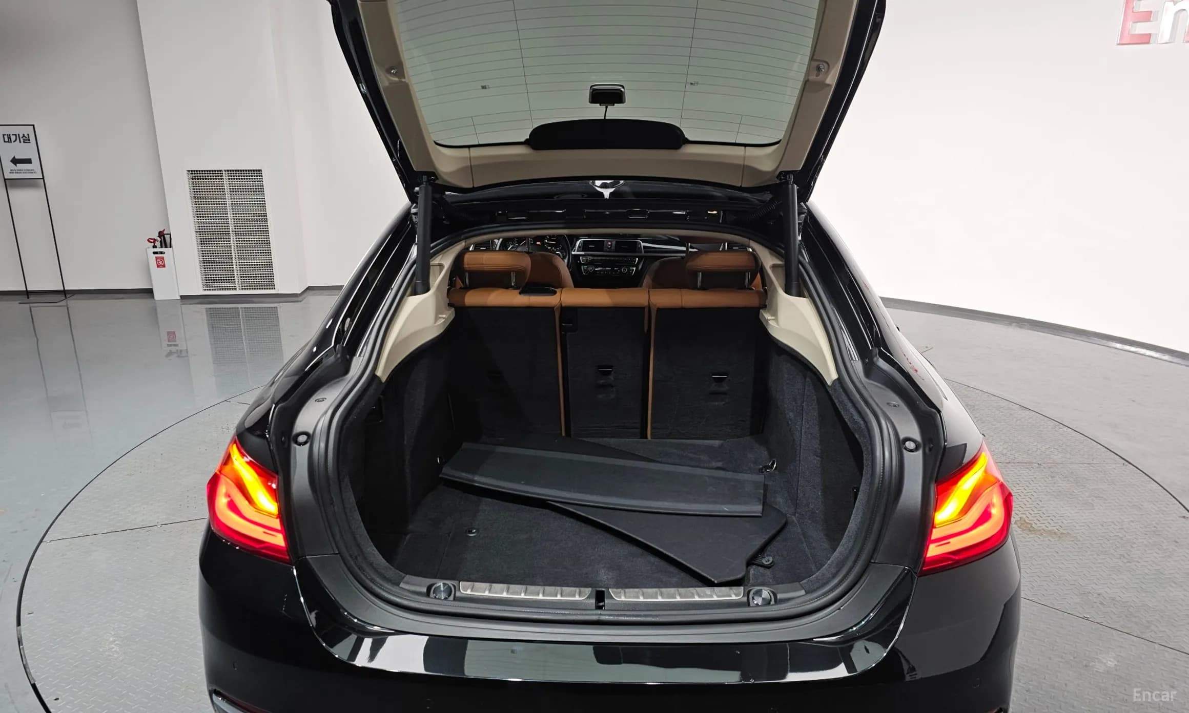 Series 4 (F32)