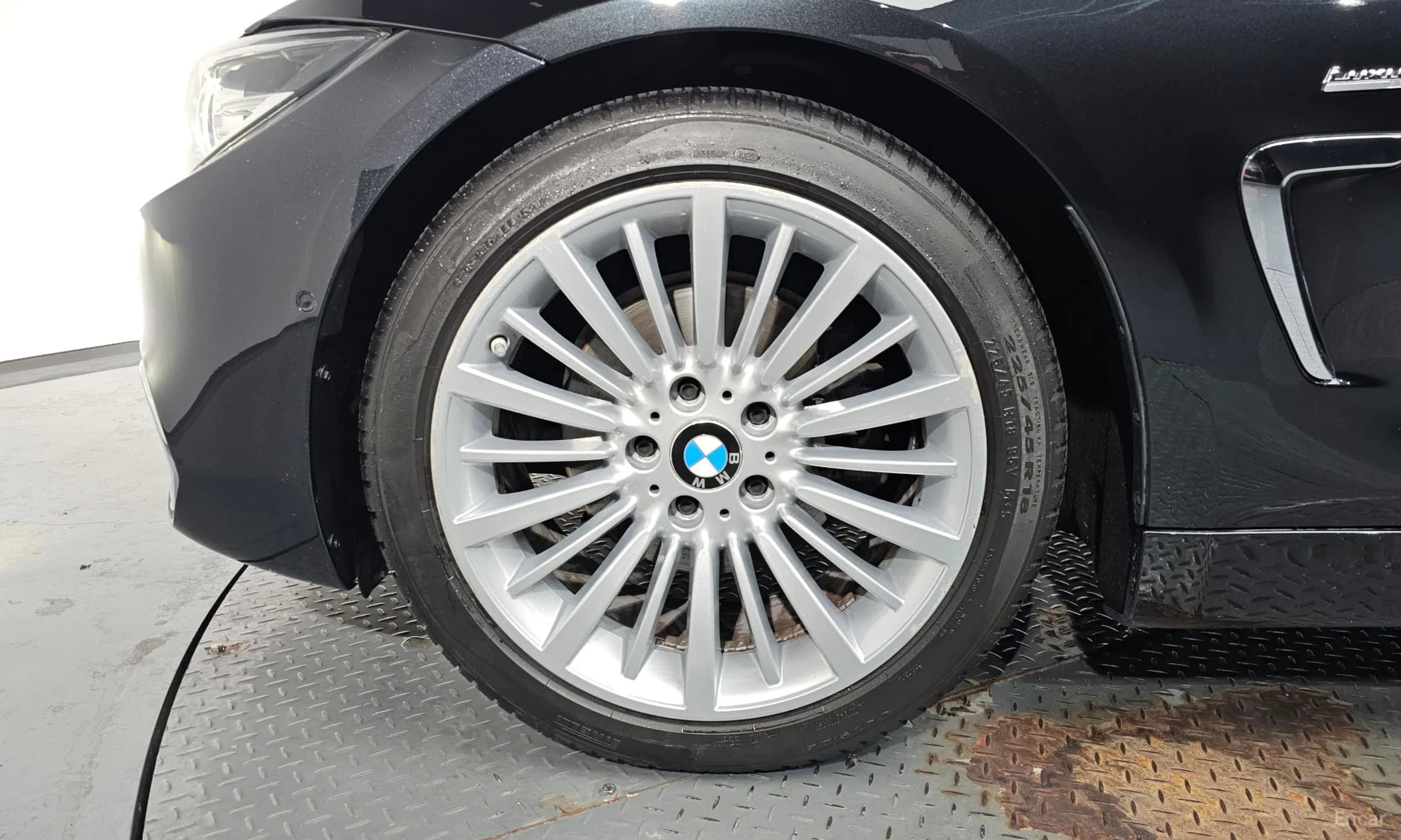 Series 4 (F32)