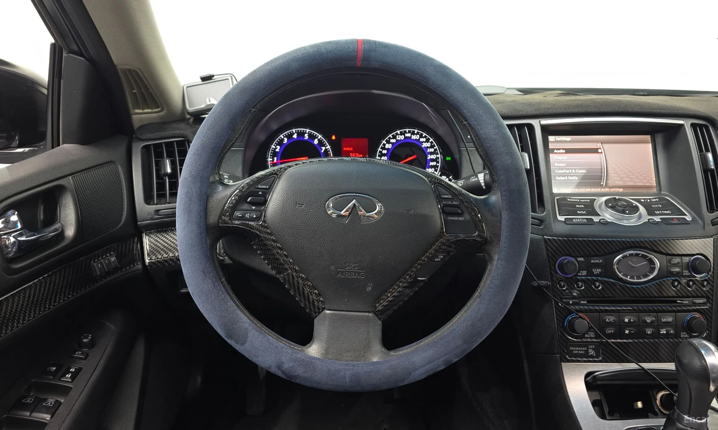 G37
