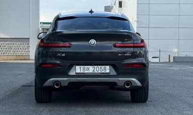 X4 (G02)