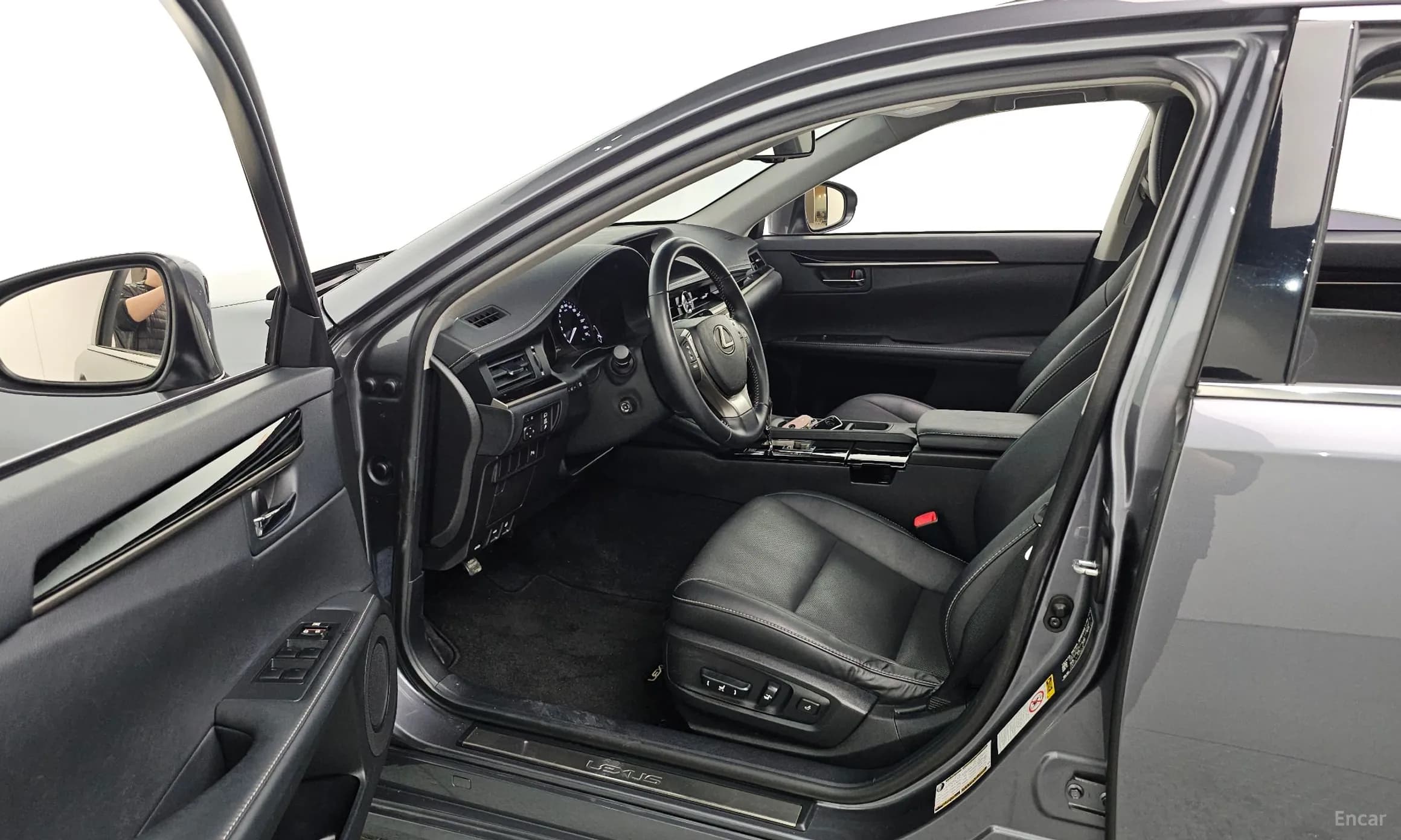 New ES300h