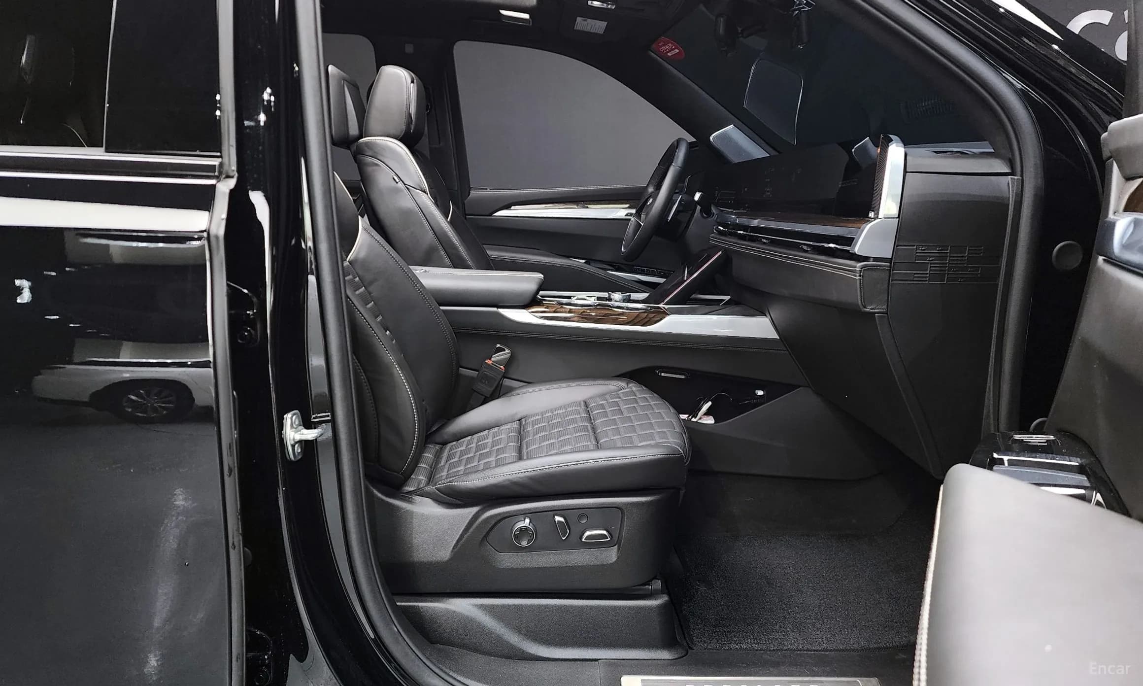 Escalade 5th Generation