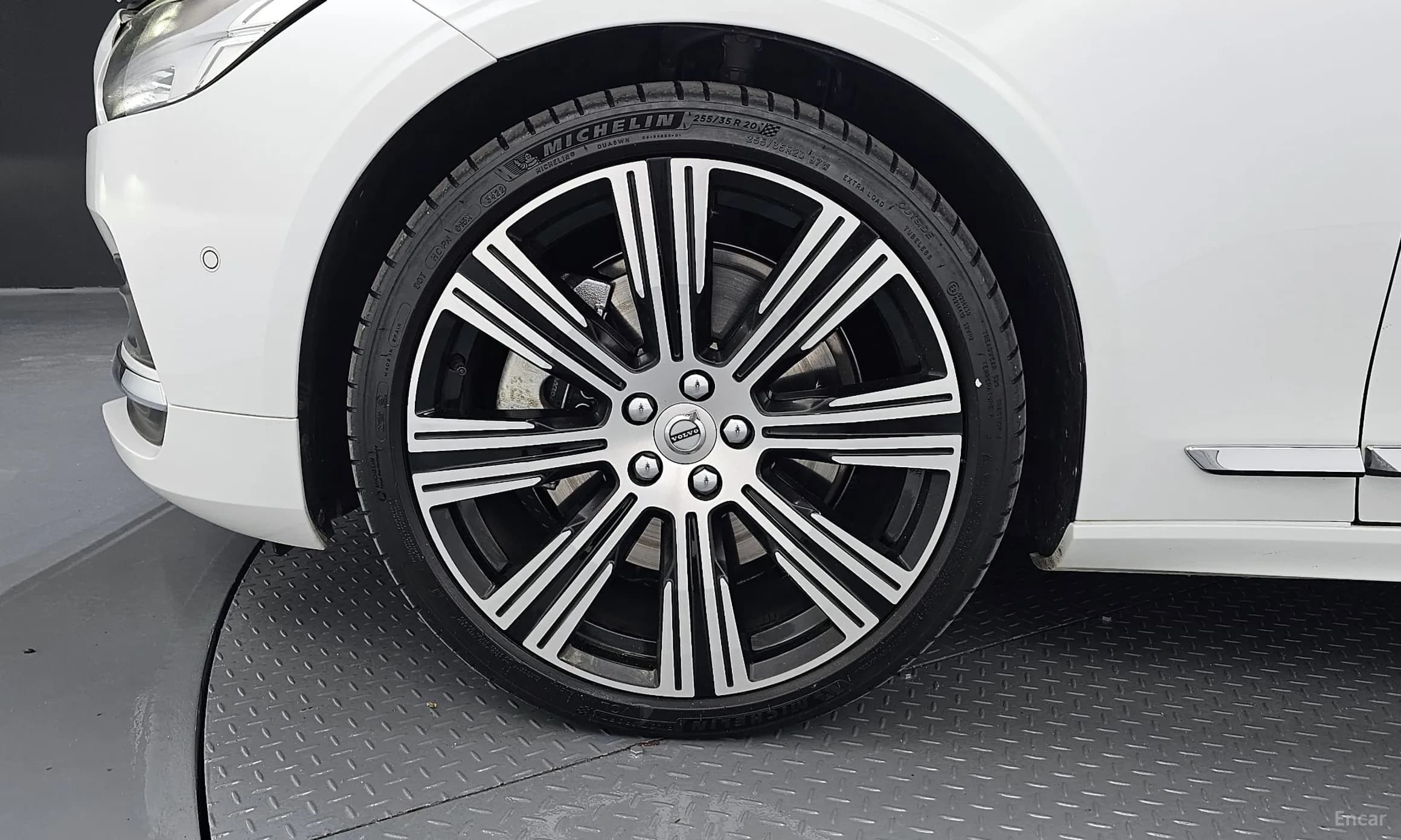 S90