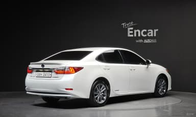 New ES300h