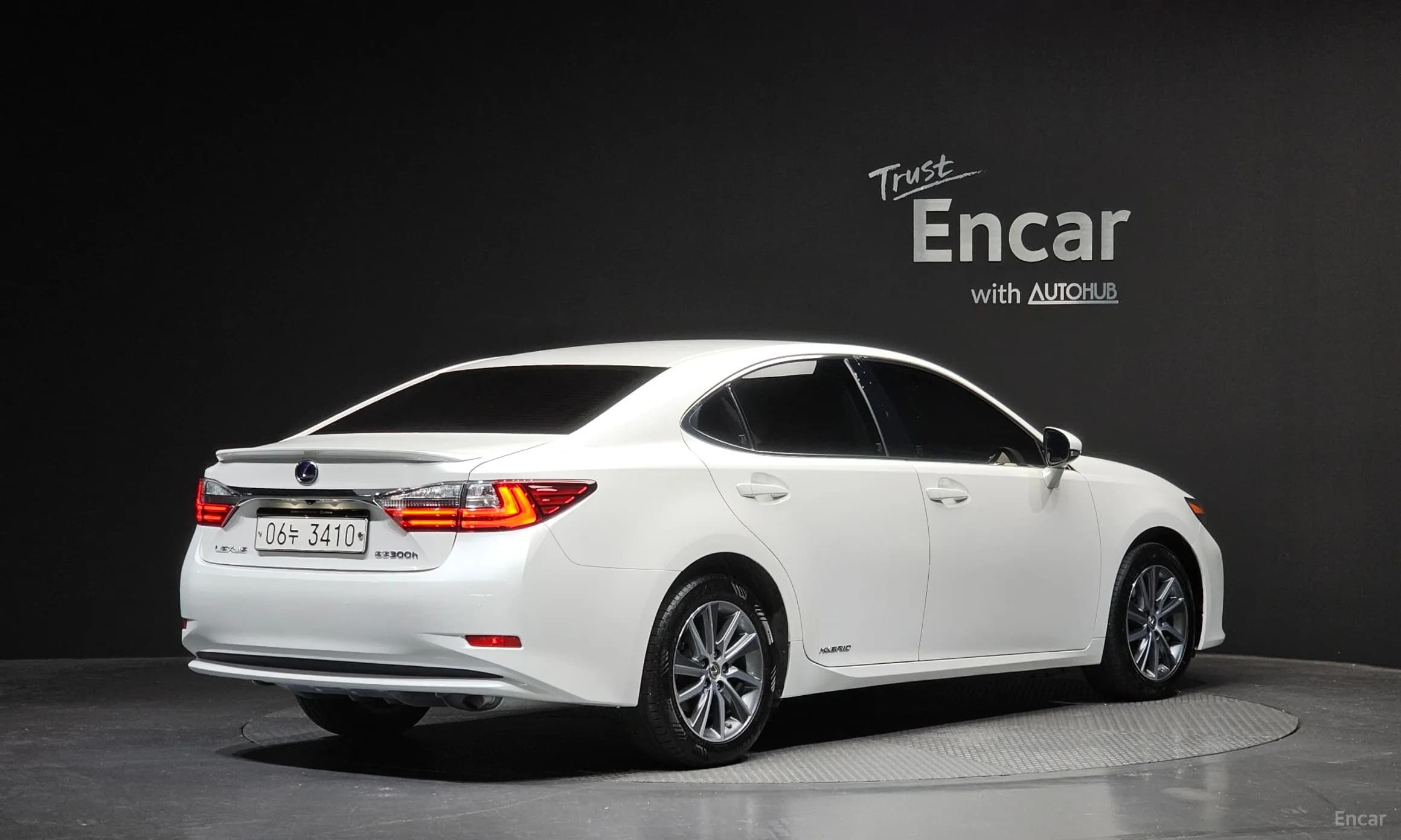 New ES300h