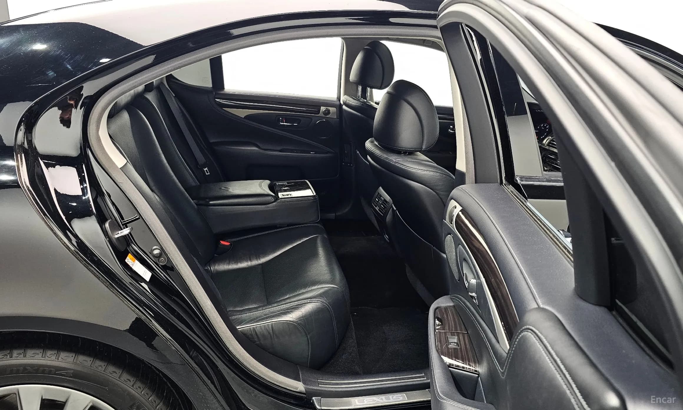 LS460