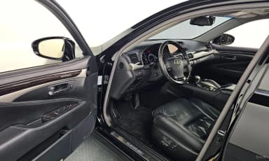 LS460