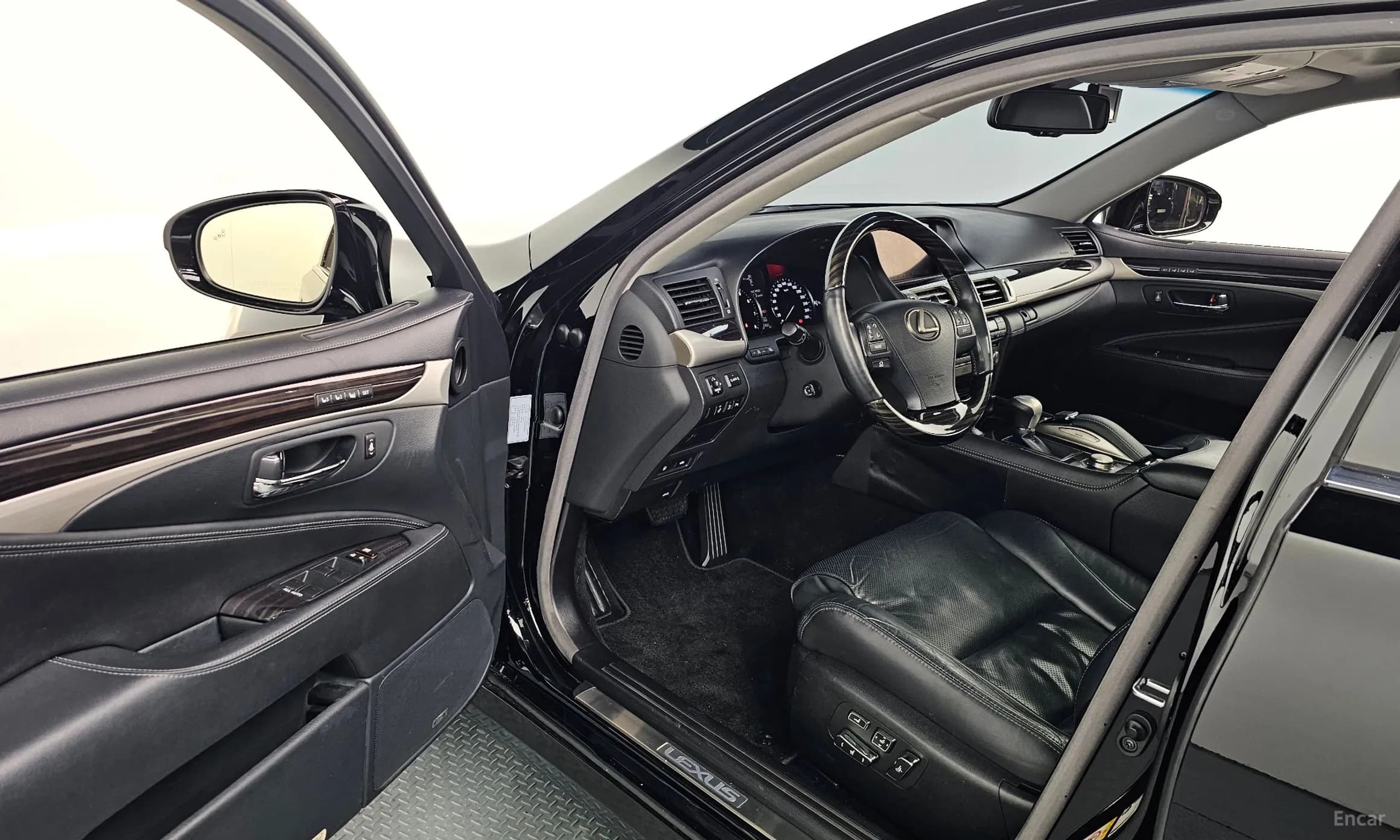 LS460