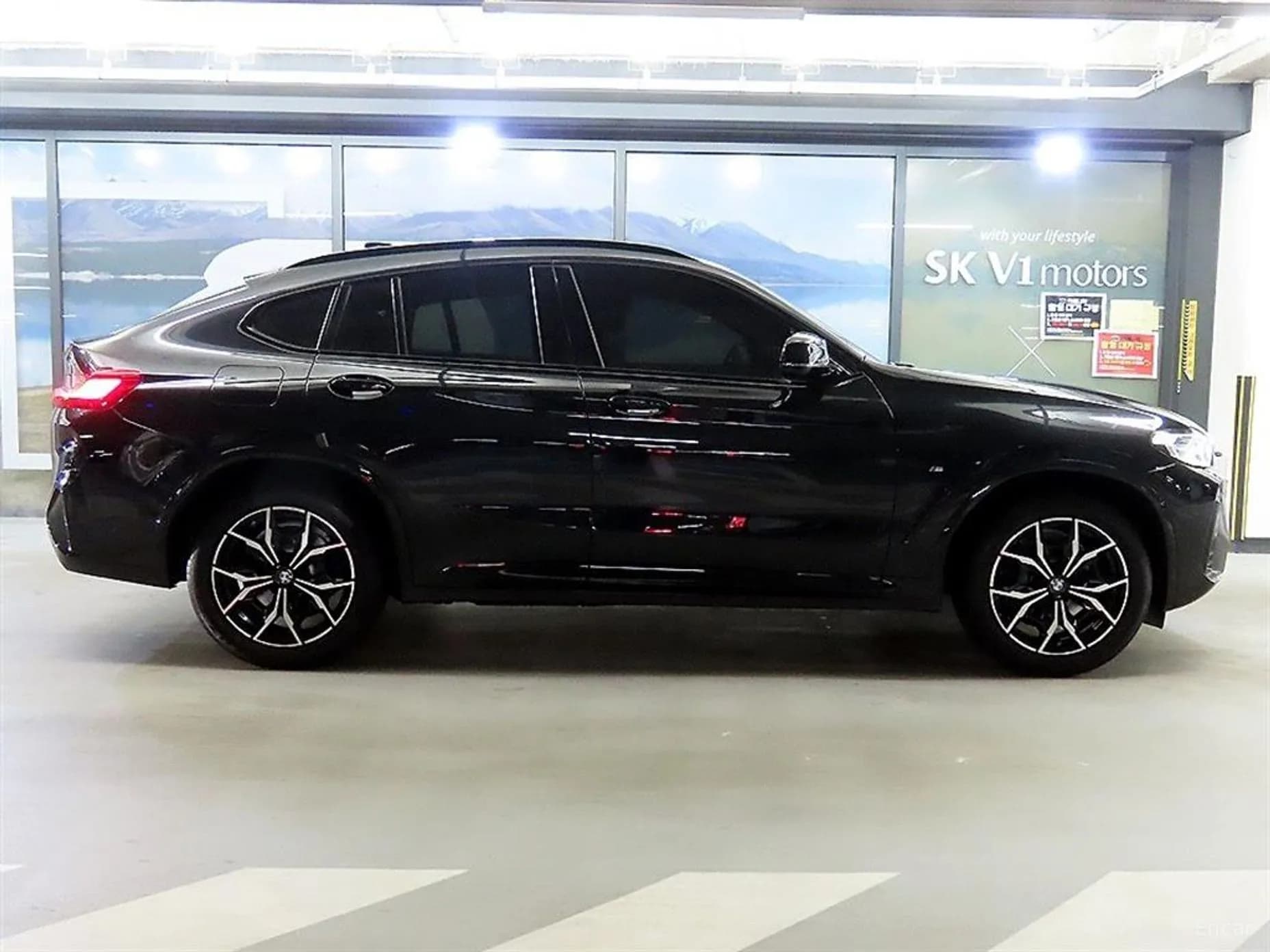 X4 (G02)