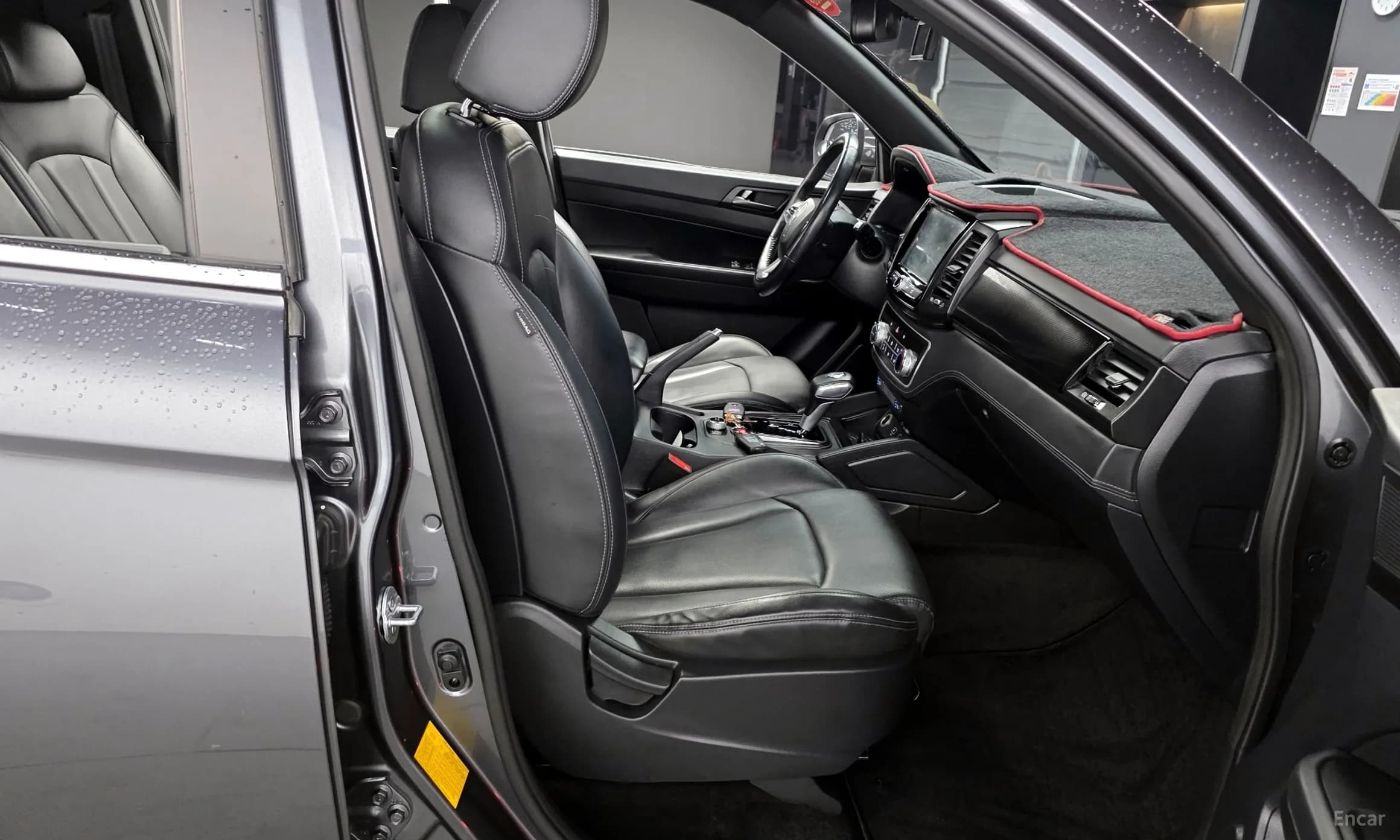 Rexton Sports Khan