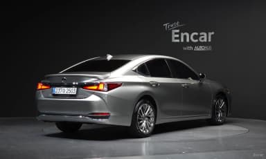 ES300h 7th Generation