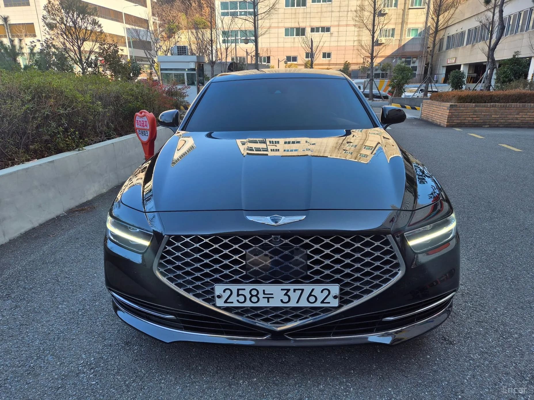 G90
