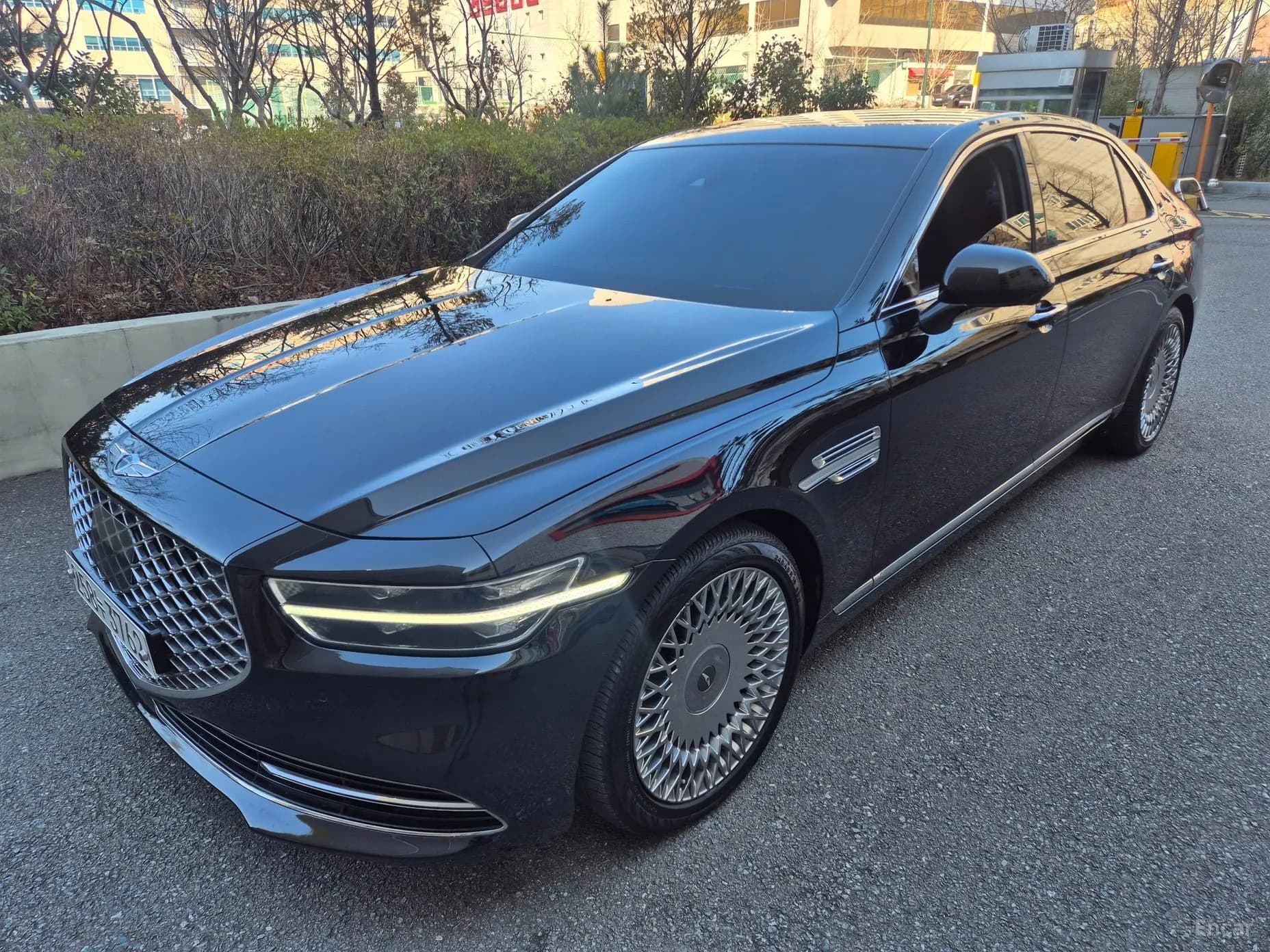 G90