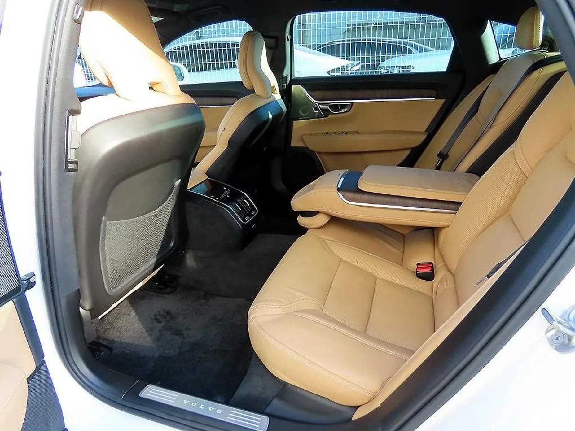 S90