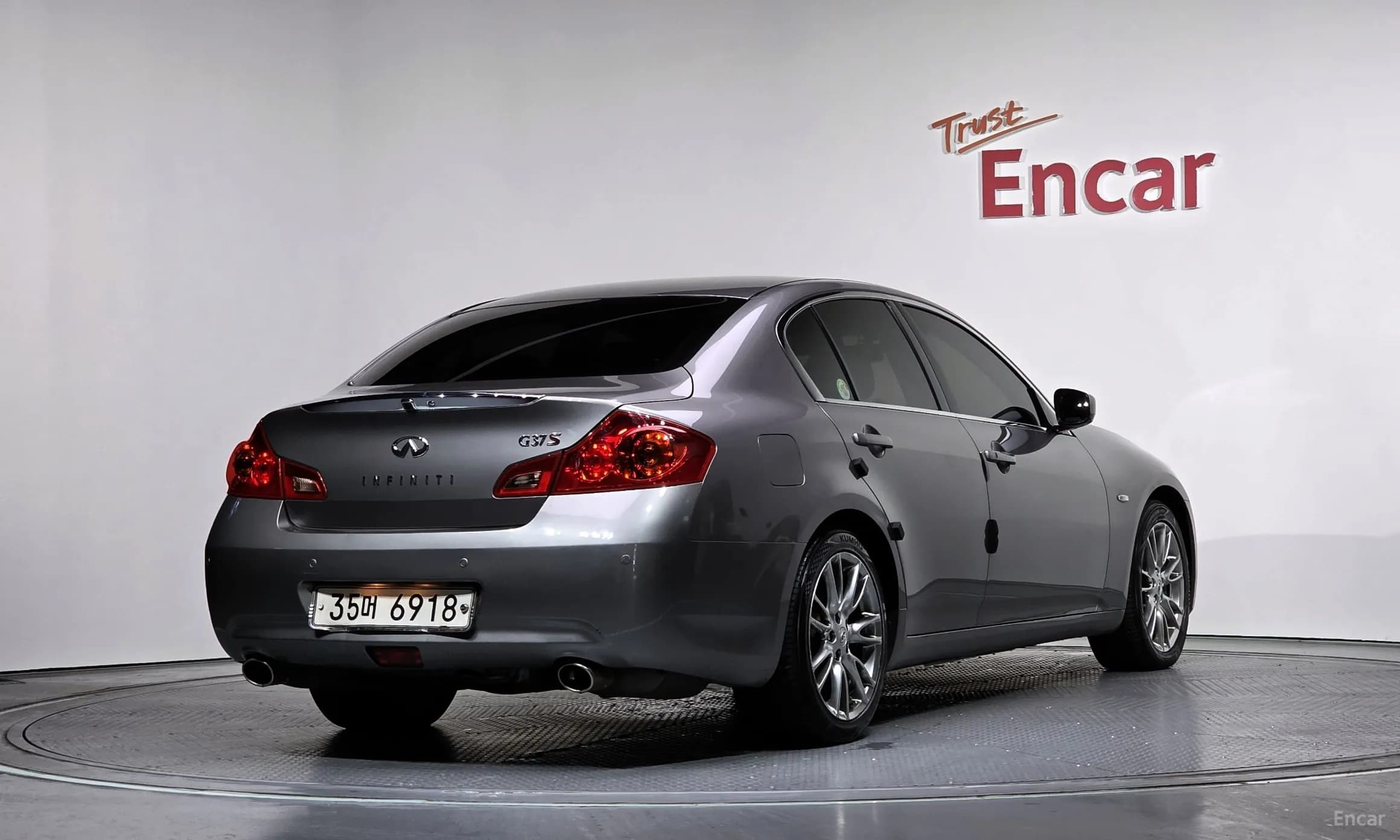 G37