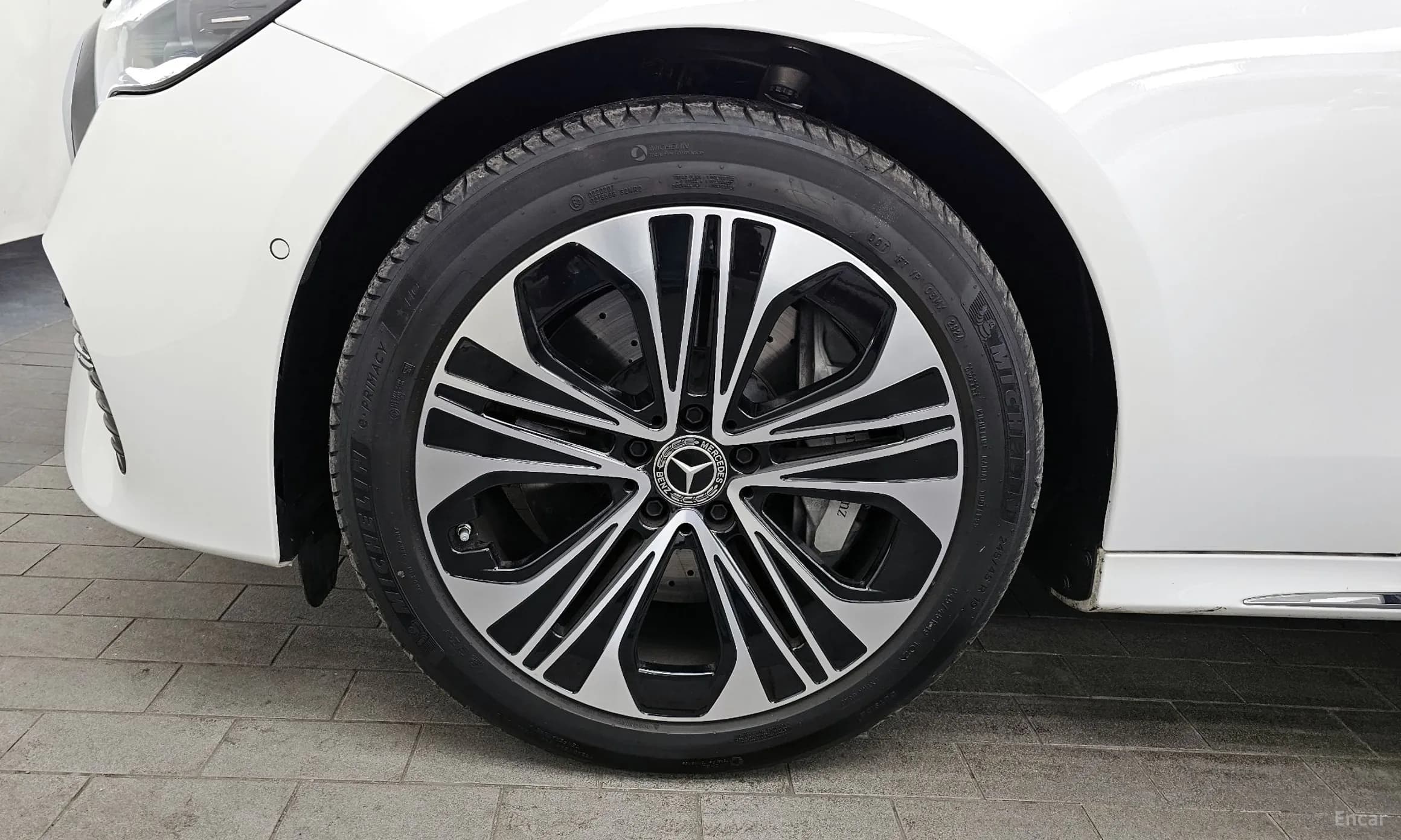 E-Class W214