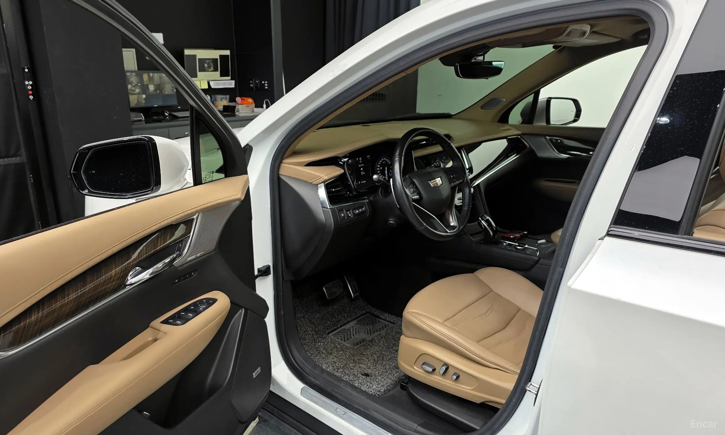 XT6