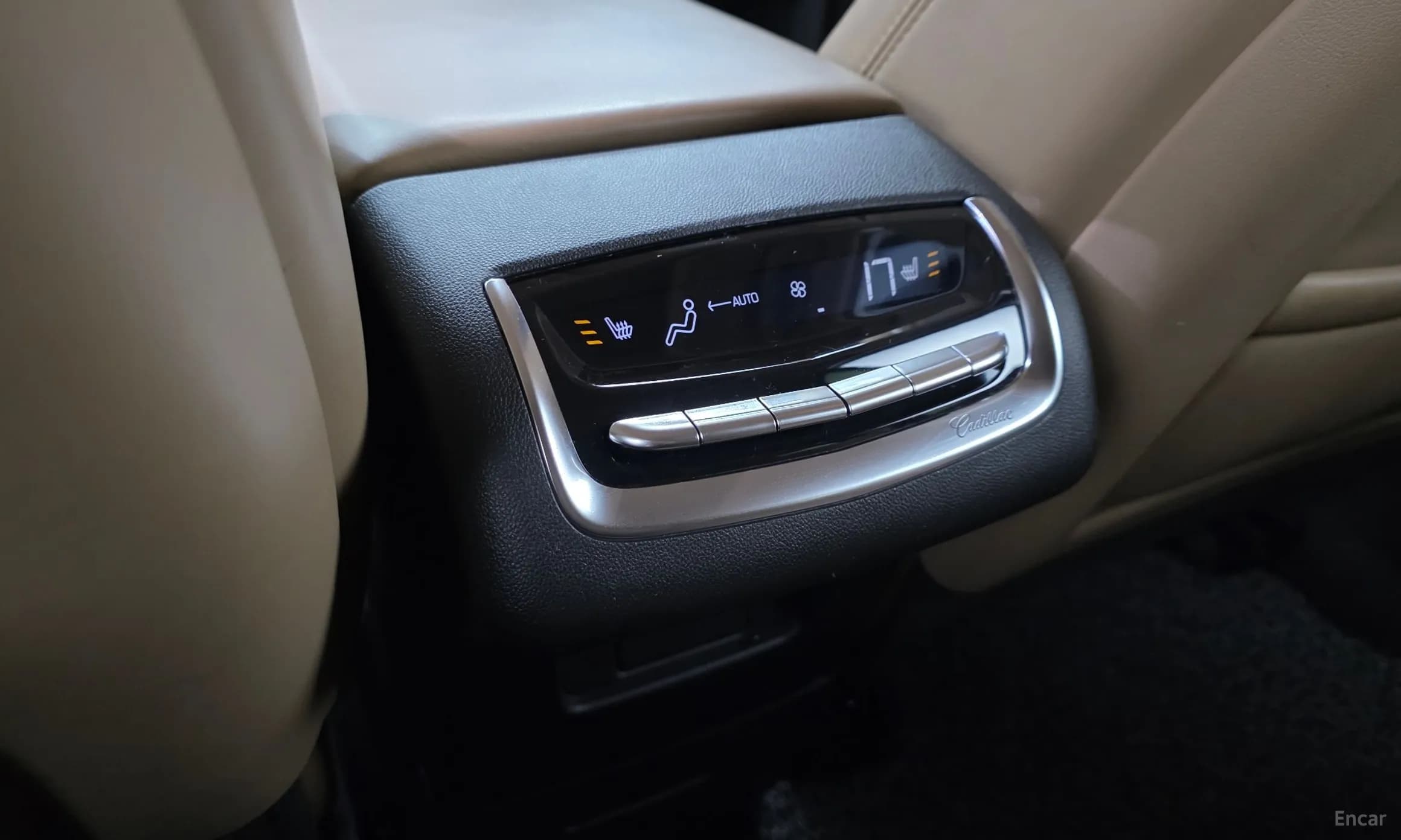 XT6