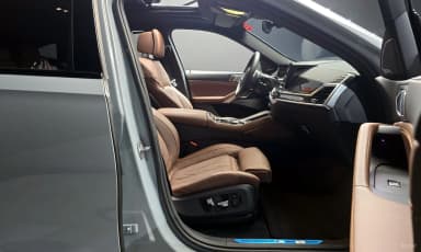 X6 (G06)