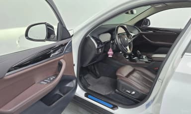 X4 (G02)