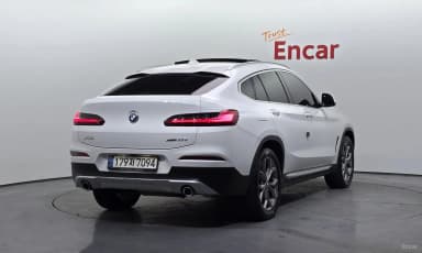 X4 (G02)