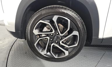 Trax Crossover