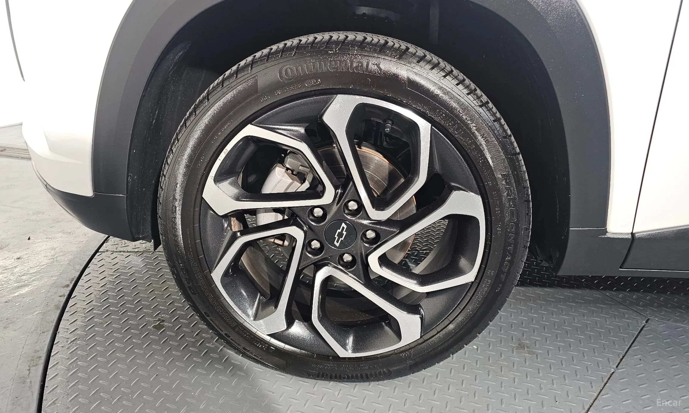 Trax Crossover