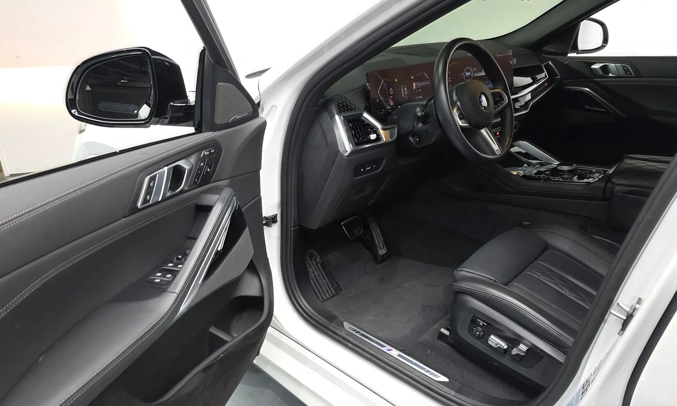 X6 (G06)