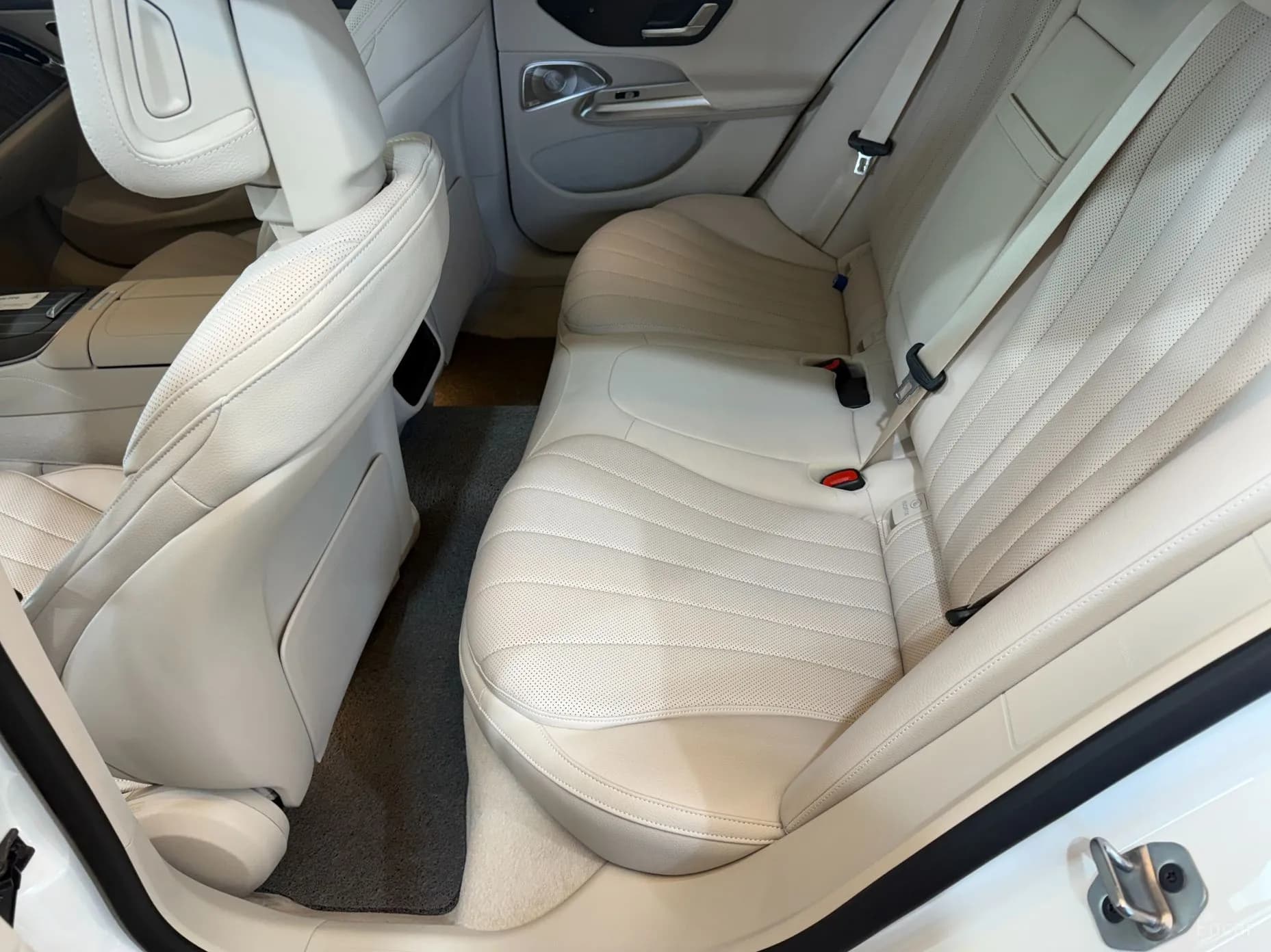 E-Class W214