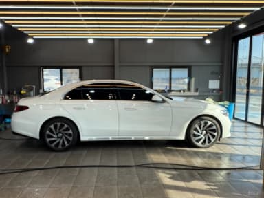 E-Class W214