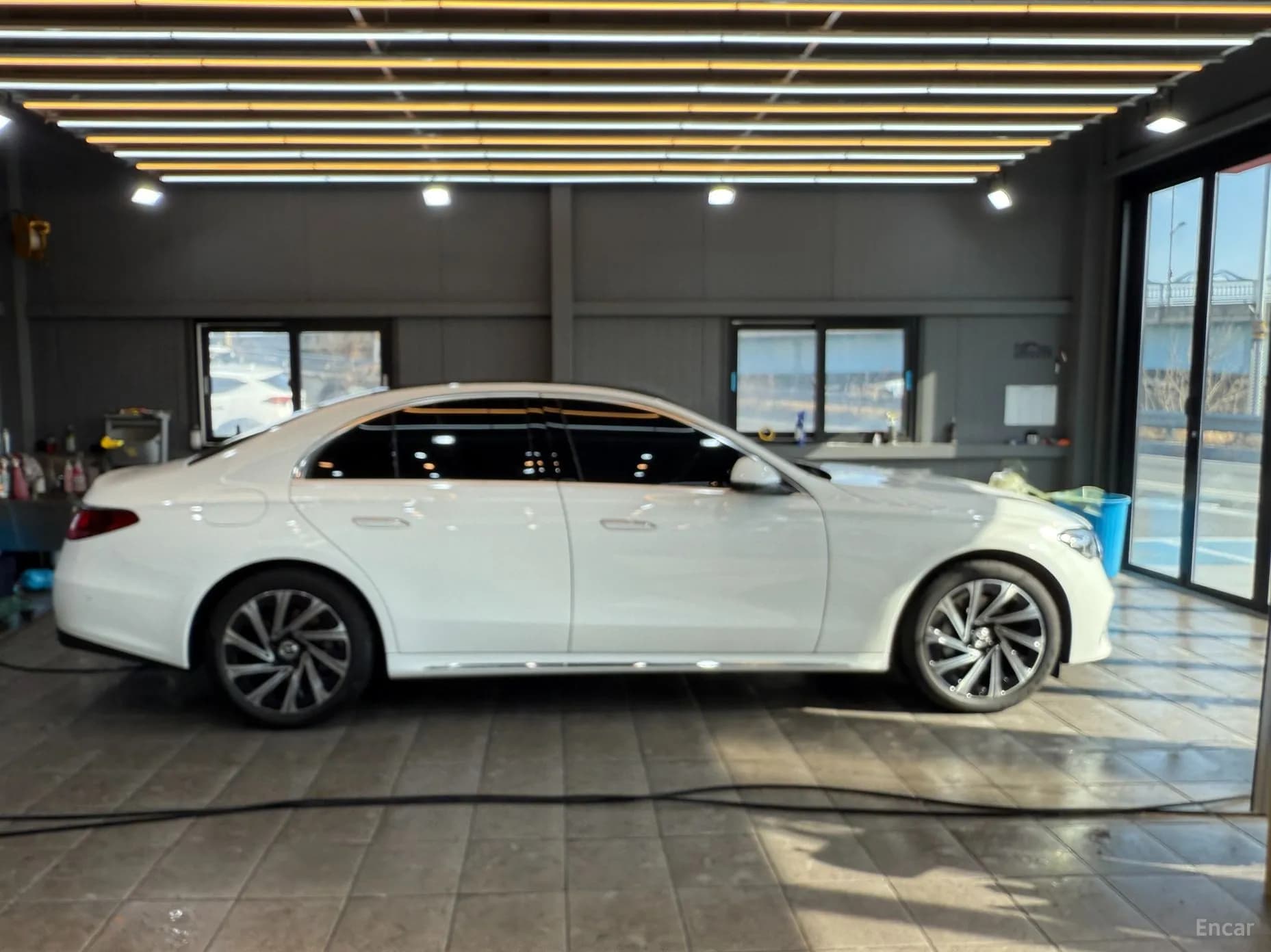 E-Class W214