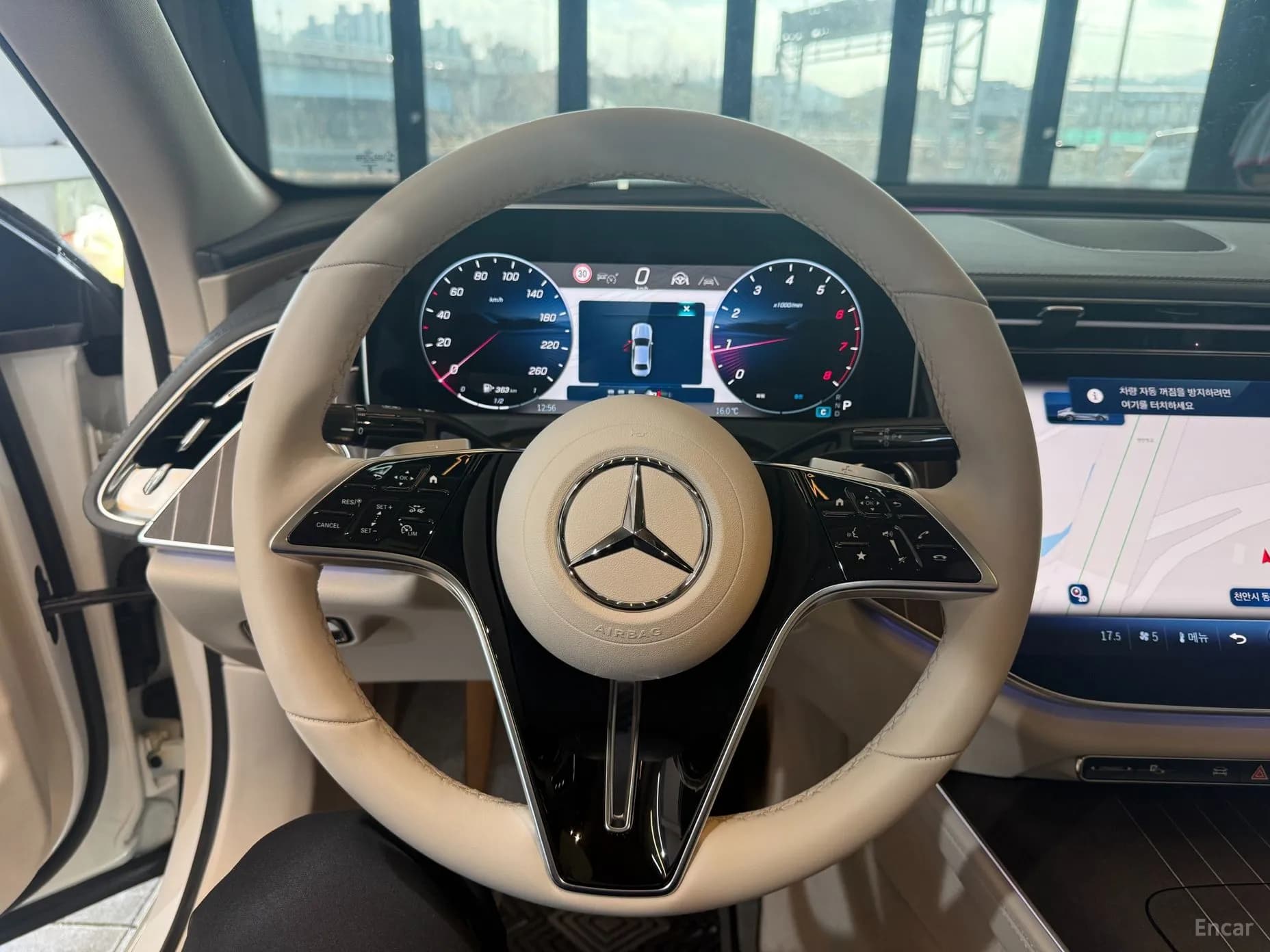 E-Class W214
