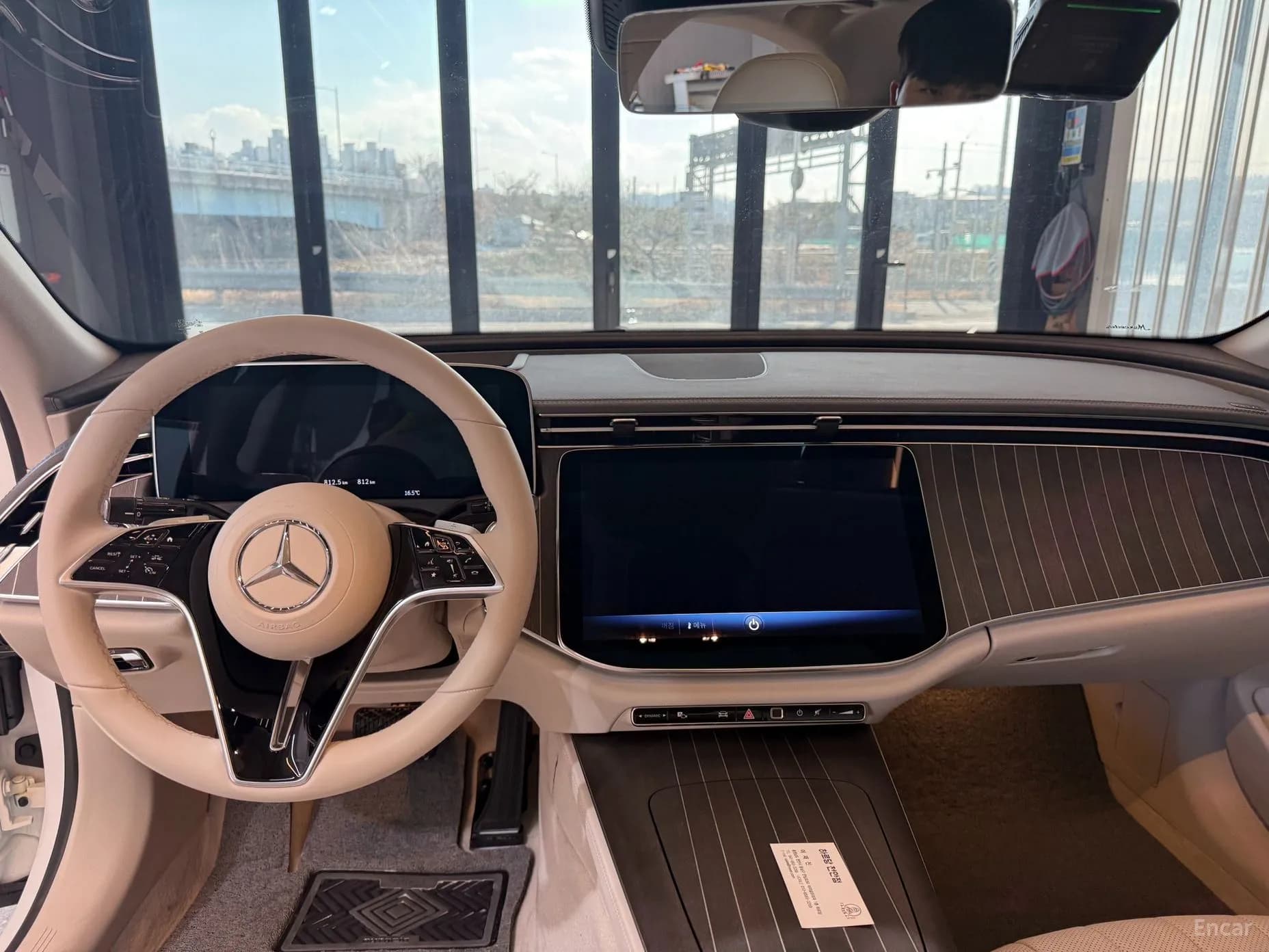 E-Class W214