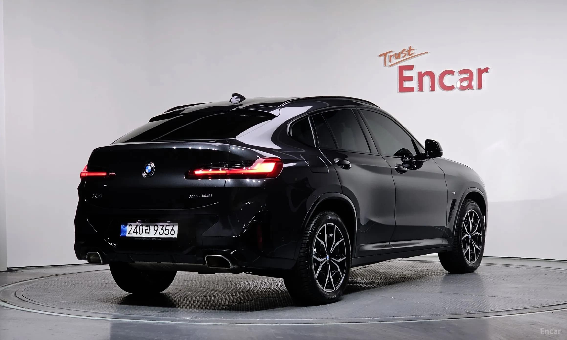 X4 (G02)